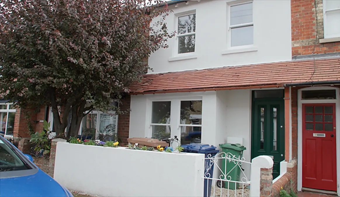 Finished rendered front of the retrofitted Victorian terrace on Howard Street, East Oxford